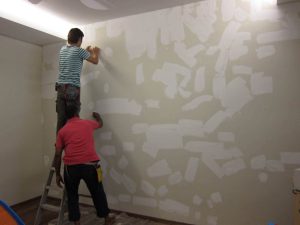 آماده سازی سطح دیوار برای نصب کاغذ دیواری