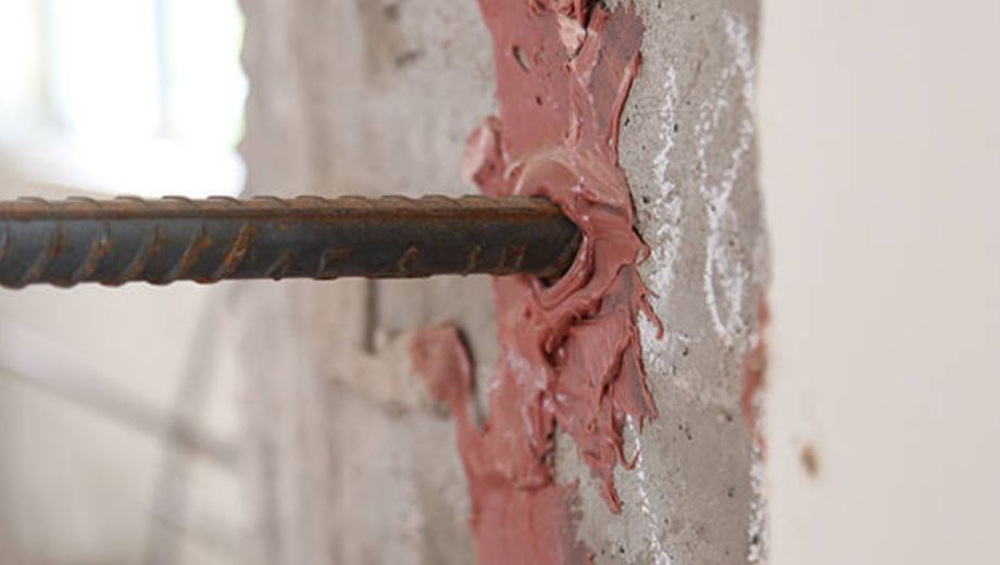 اجرای میلگرد تقویتی با چسب