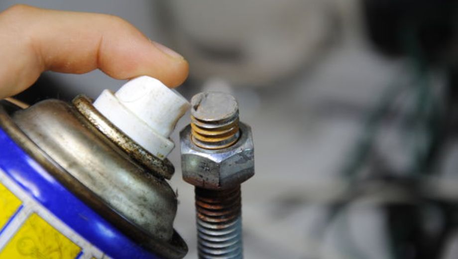 اسپری ضد زنگ برای پیچ و مهره_ها