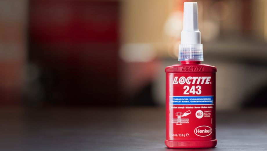 فرق چسب لاکتایت 243 با نوار تفلون